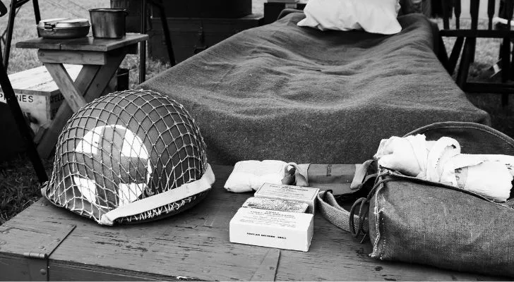 Пресъздаване на медицинска палатка от Втората световна война.