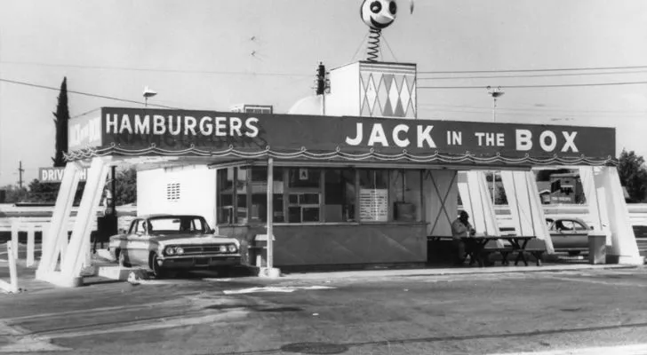 Стара черно-бяла снимка на ресторант Jack in the Box