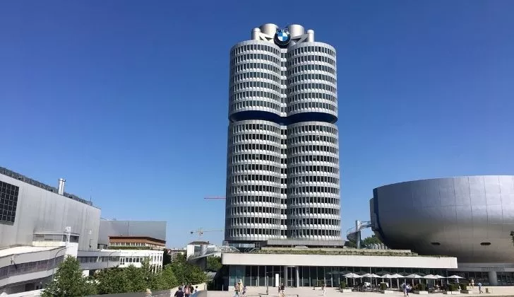 Небостъргачът на BMW в Мюнхен