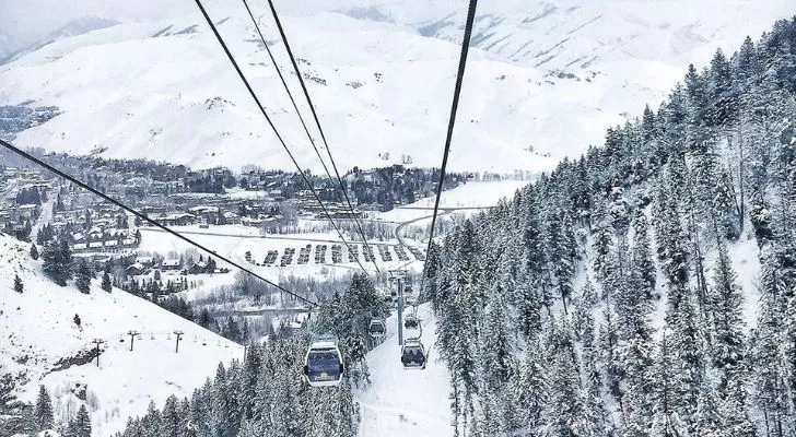 Първият в света седалков лифт в ски курорта Sun Valley