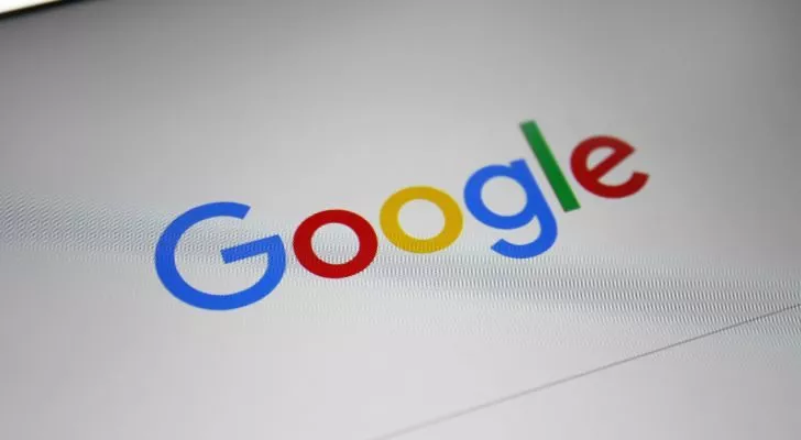 Началната страница на Google с тяхното цветно лого