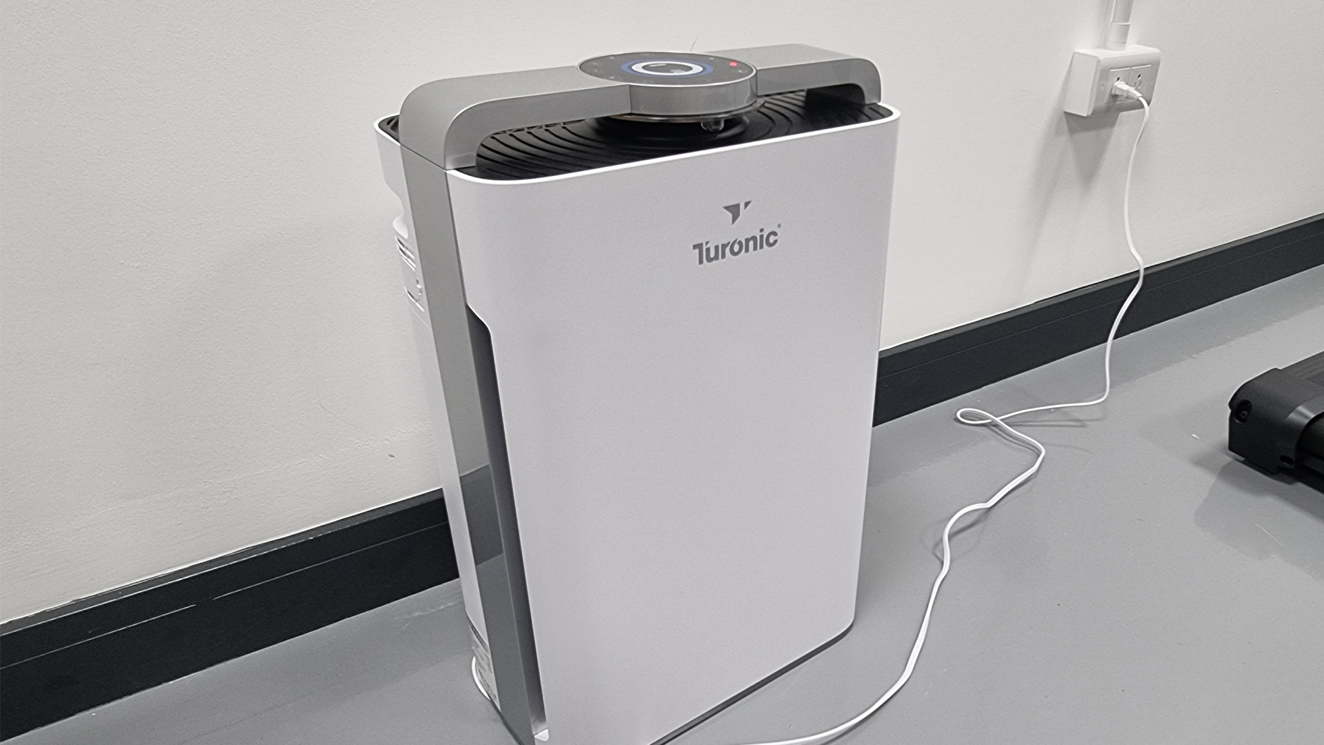 turonic ph950 air purifier being tested by Live Science at our dedicated testing center